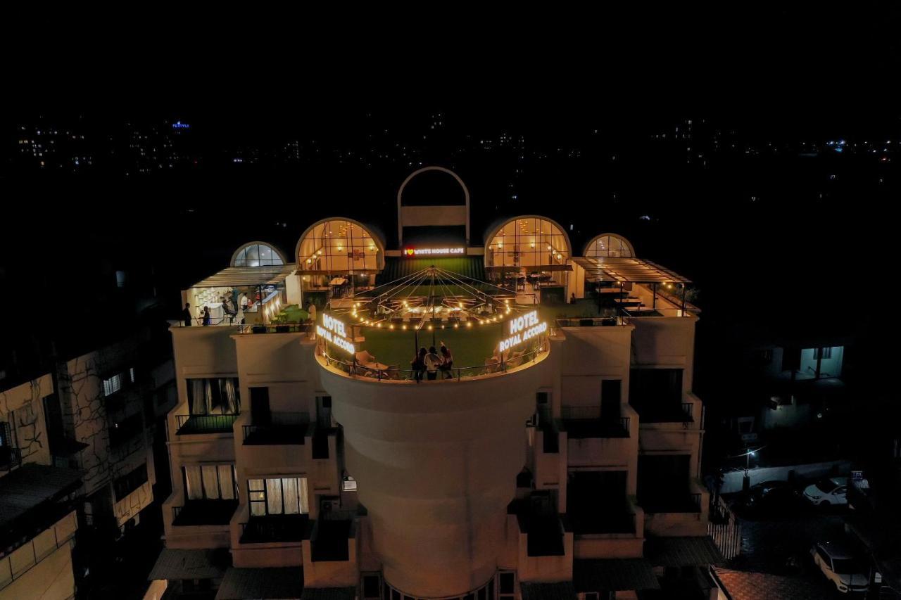 Hotel Royal Accord Surat Exterior photo