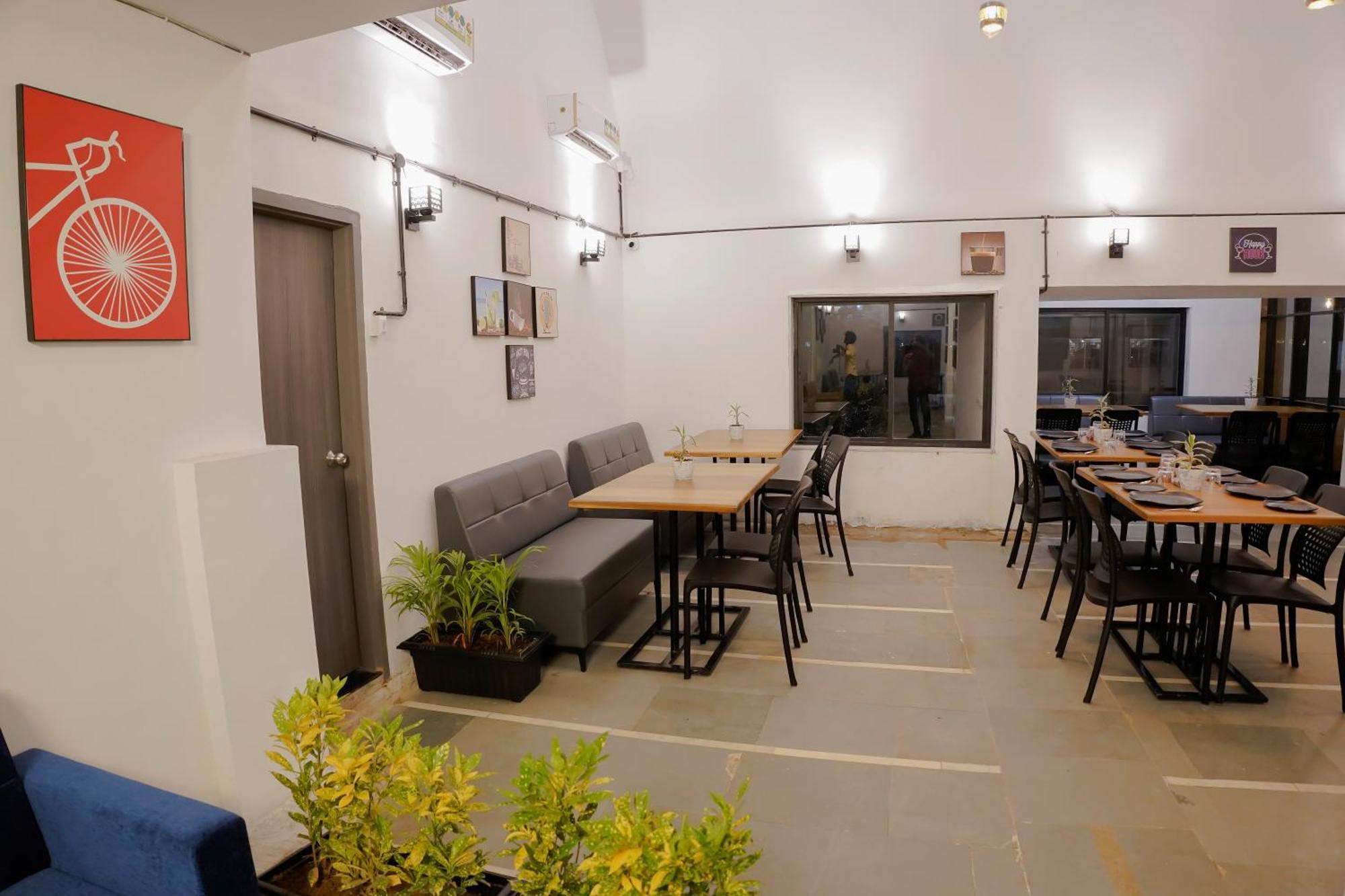 Hotel Royal Accord Surat Exterior photo