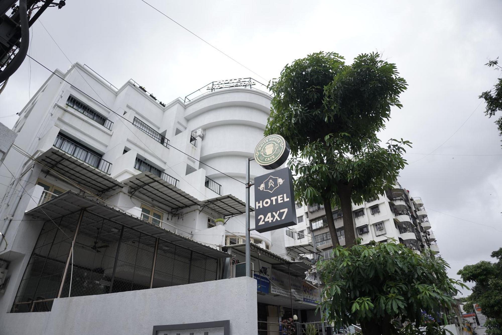 Hotel Royal Accord Surat Exterior photo