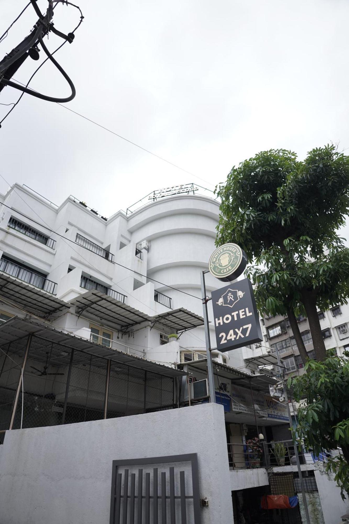 Hotel Royal Accord Surat Exterior photo