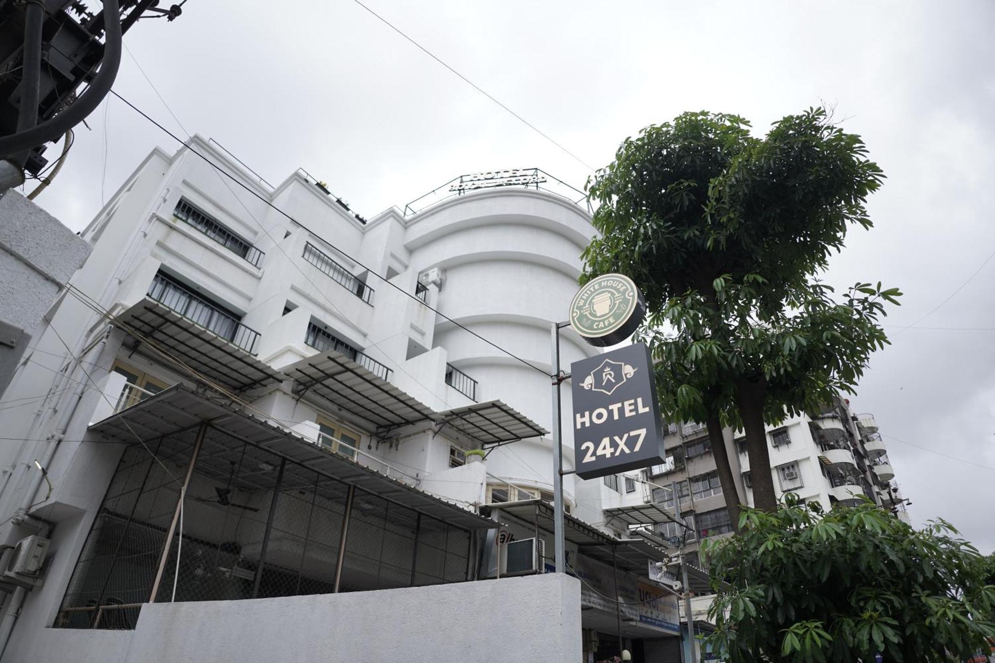 Hotel Royal Accord Surat Exterior photo